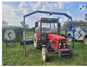 Multifunkčný zdvihak s lisom