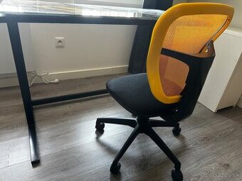 Detsky pracovný stôl a stolička