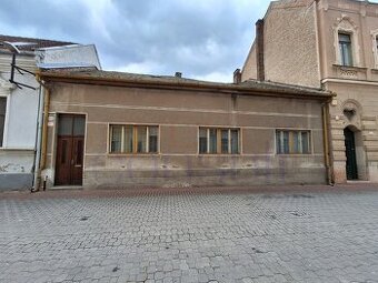 2342 NA PREDAJ MEŠTIANSKY DOM S PRÍJEMNOU ATMOSFÉROU V CENTR