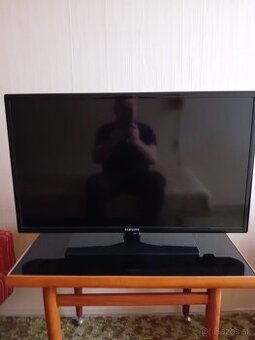 Staršie elektro: 2xtelevizor, 1xmikrovlnna rúra, 1xsteper