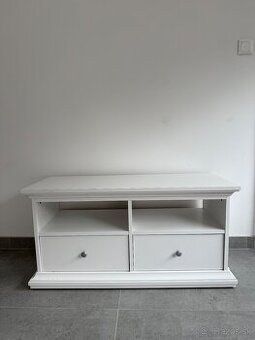 Komoda pod televizor