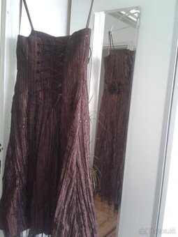 predám spoločenské šaty a sandále