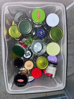 Zaváraninové fľaše a poháre – zdarma