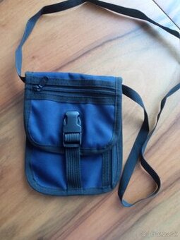 Mala kabelka / ladvinka v jednom