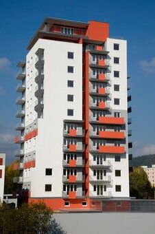 Vonkajšie parkovacie miesto The Cube, Žilina, obchodná ulica