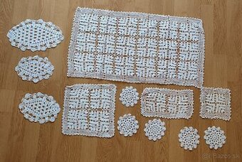 Háčkované obrusy a dečky - 25ks