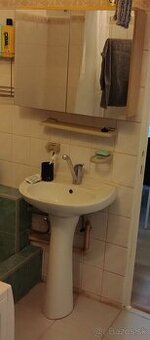 Umývadlo + zrkadlová skrinka