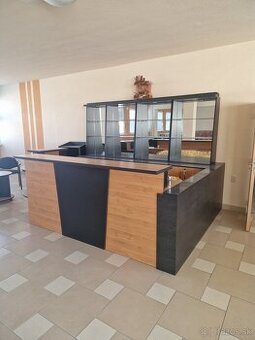 barový pult,konferenčné stoly a stoličky