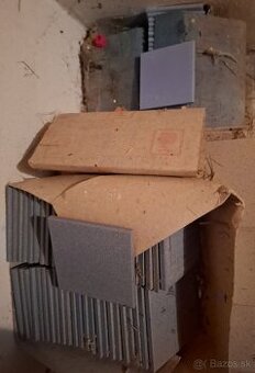 RETRO-DLAZDICE NA PODLAHU ROZMER: 10×10CM