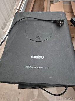 Sanyo PLC-XP200L