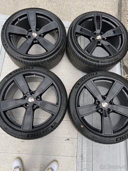 Porsche Cayenne R22 Michelin 4S