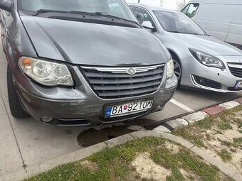 Chrysler voyager 2.8 , nafta , havarovaný