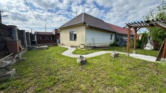 NA PREDAJ rodinný dom vo Svätoplukove