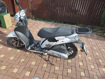 Predam skuter 125 na dieli