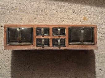 Predám vintage kuchynský organizér na koreniny