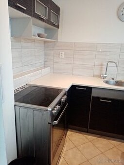 Prenajmem 1 izbový byt v Košútoch 1 s balkónom