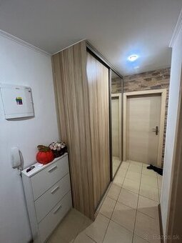 Vstavana rodor skrina  zrkadlova