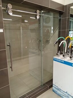 Sprchovací kút Roth ....