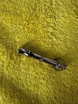 Darujem - píšťalka na psa