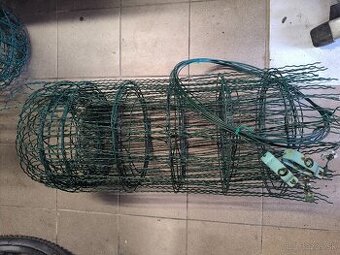 Plotové pletivo s uchytmi