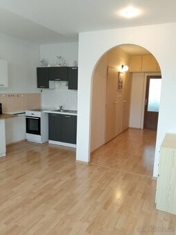 3 izbový byt Vinohrady sídlisko 60m2