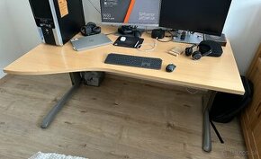 Steelcase kancelarsky stôl