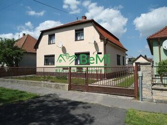 NR - Ivanka pri Nitre, dvojgeneračný, 6 izieb, pôvodný zacho