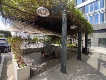 Obchodné priestory vhodné na gastro, showroom či predajňu v