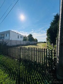 Ponúkame Vám na predaj stavebný pozemok s výhľadom na hrad