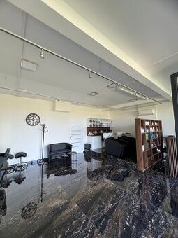 Kaderník / Kaderníčka