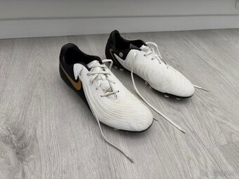 kopačky Nike Phantom GX Academy MG