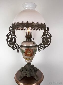 Stolova a petrolejka ako luster