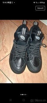 Chlapčenske nenosené topánky Vans