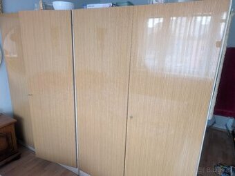 Darujem za odvoz skrine