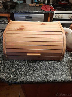 Ľahko Použitý Drevenný Chlebník