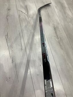 Predám hokejku CCM jetspeed FT8 PRO
