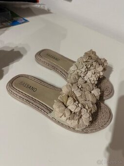 Predám dámske kvetované šlapky – Basano – veľkosť 37 –3€