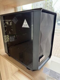 I7-8700, RX6500XT 4GB, 16GB DDR4, 500GB SSD