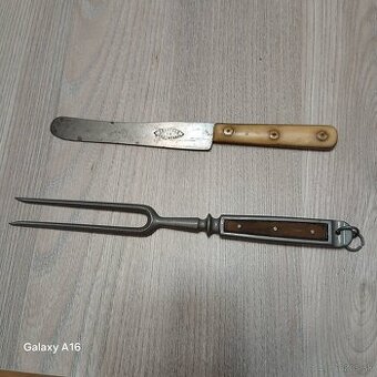 Predám stary servírovanie nôž SHEFIELD Caststeel a vidličku