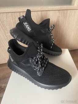 Dievčenské tenisky vel.35