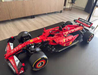Stavebnice vozu Ferrari SF 24