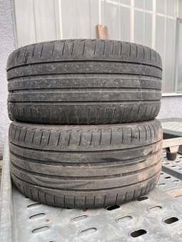 255/40 r18