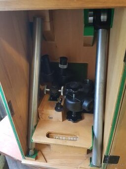 na predaj terénny mikroskop MEOPTA. V drevenej skrinke