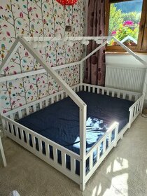Domčeková posteľ pre deti dvojitá