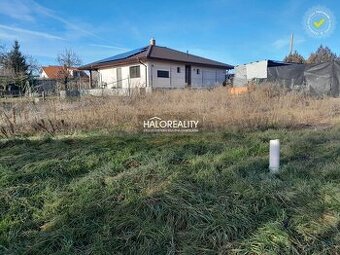 HALO reality - Predaj, pozemok pre rodinný dom 447 m2 Dvor - 1