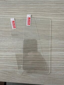 Predám ochranné sklá na iPhone 12