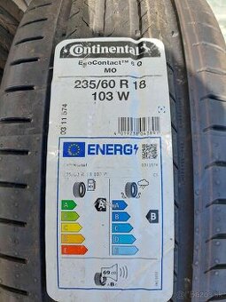 235/60 R18 continental nove