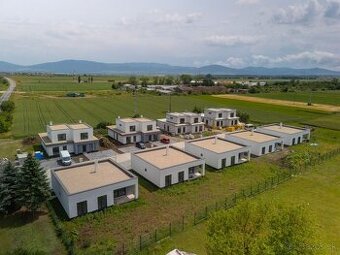 Dvojpodlažný rodinný dom - Rezidencia pri kaštieli, obec Sok