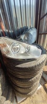 Predne svetlá  Ford c Max 2008