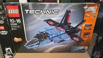 LEGO Technic 42066 Pretekárska stíhačka